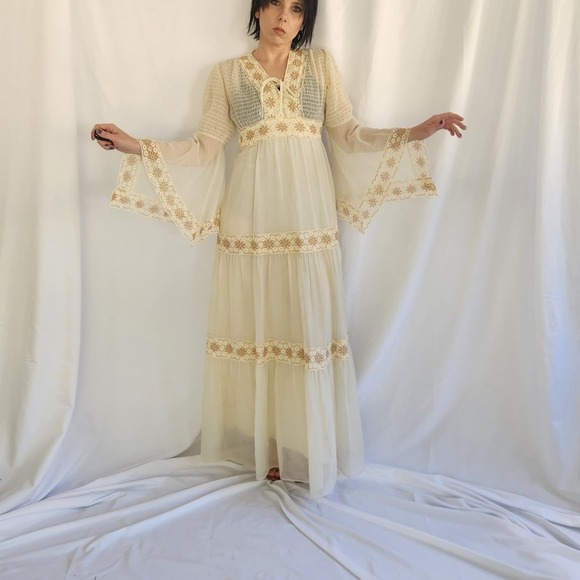 Vintage Dresses & Skirts - 70s Cream Bell Sleeve Prairie Dress